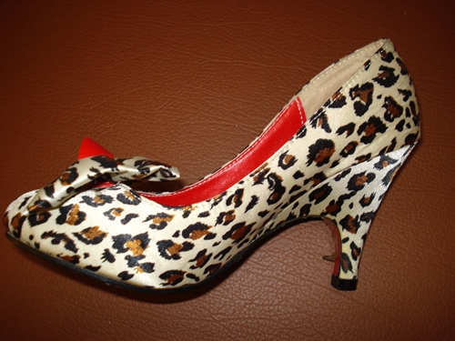 เคโวล รองเท้าลายเสือน้ำตาลแดง / Leopard Bow Shoes