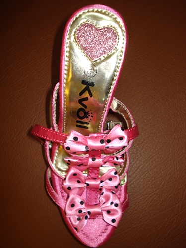 เคโวล รองเท้าโบว์ชมพูจุดดำ ส้นหัวใจ / Pink Bow and Heart-heels Shoes