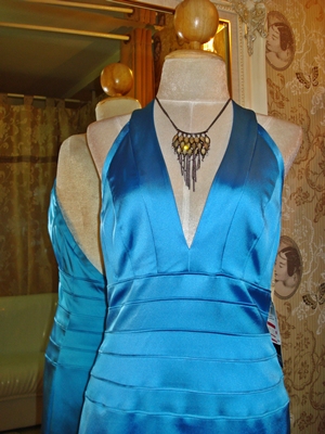 เอเดรียนน่า ปาเปล แม็กซี่เดรสออกงานราตรีสีฟ้าเทอควอยส์ คล้องคอเปิดหลัง Turquoise Stone Night Maxi Dress  size 8